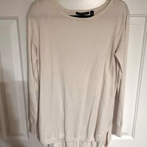 Large sweater extremely comfortable and gently used like new.